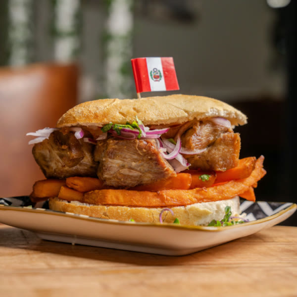 Sándwich de Chicharrón